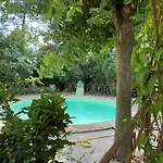Holiday home Chaleureux Avec Piscine Privee *