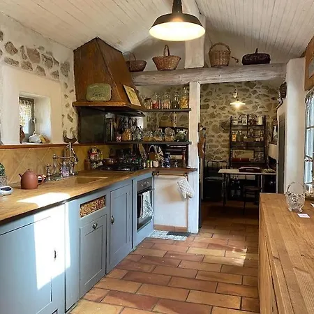 Holiday home Chaleureux Avec Piscine Privee