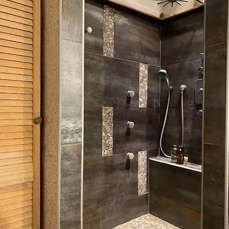 Chaleureux Avec Piscine Privee Casa de Férias