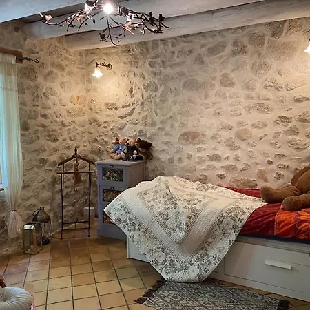 Chaleureux Avec Piscine Privee * Sainte Anastasie (Gard)