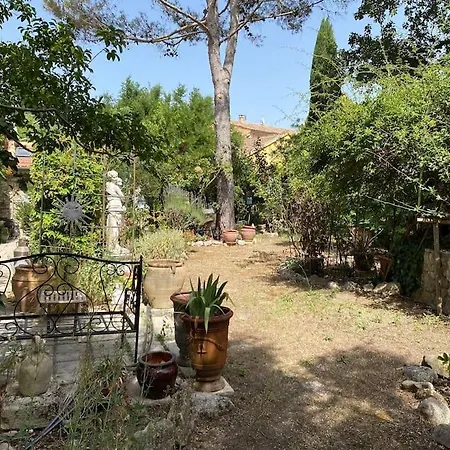 Chaleureux Avec Piscine Privee * Sainte Anastasie (Gard)